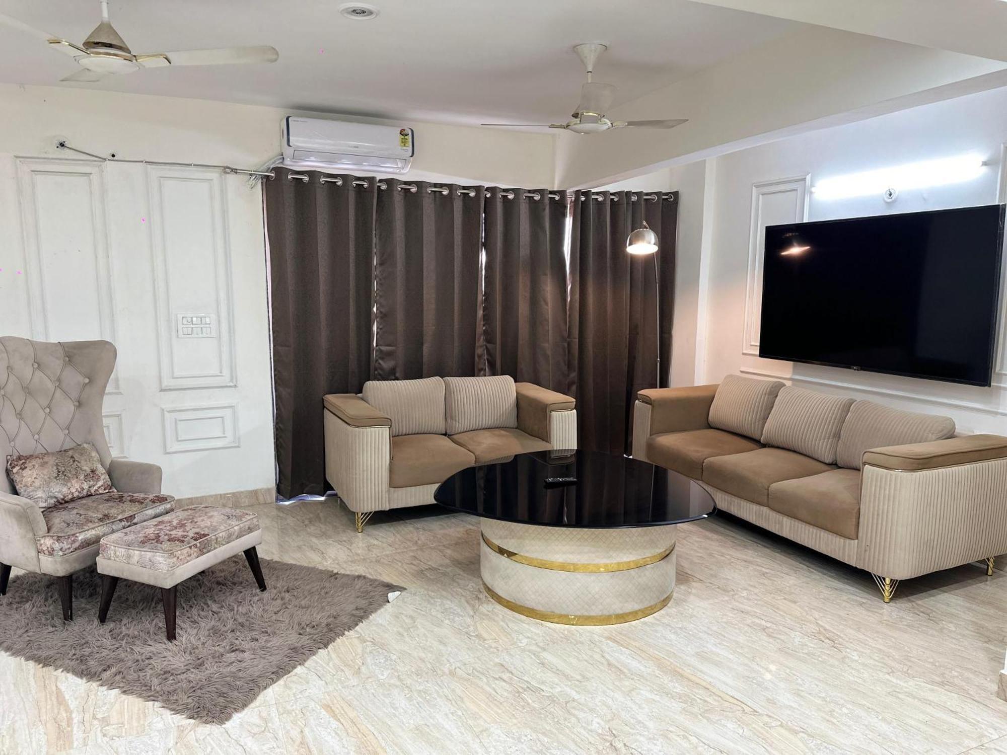 Sky Villa With Private Pool Noida Eksteriør bilde