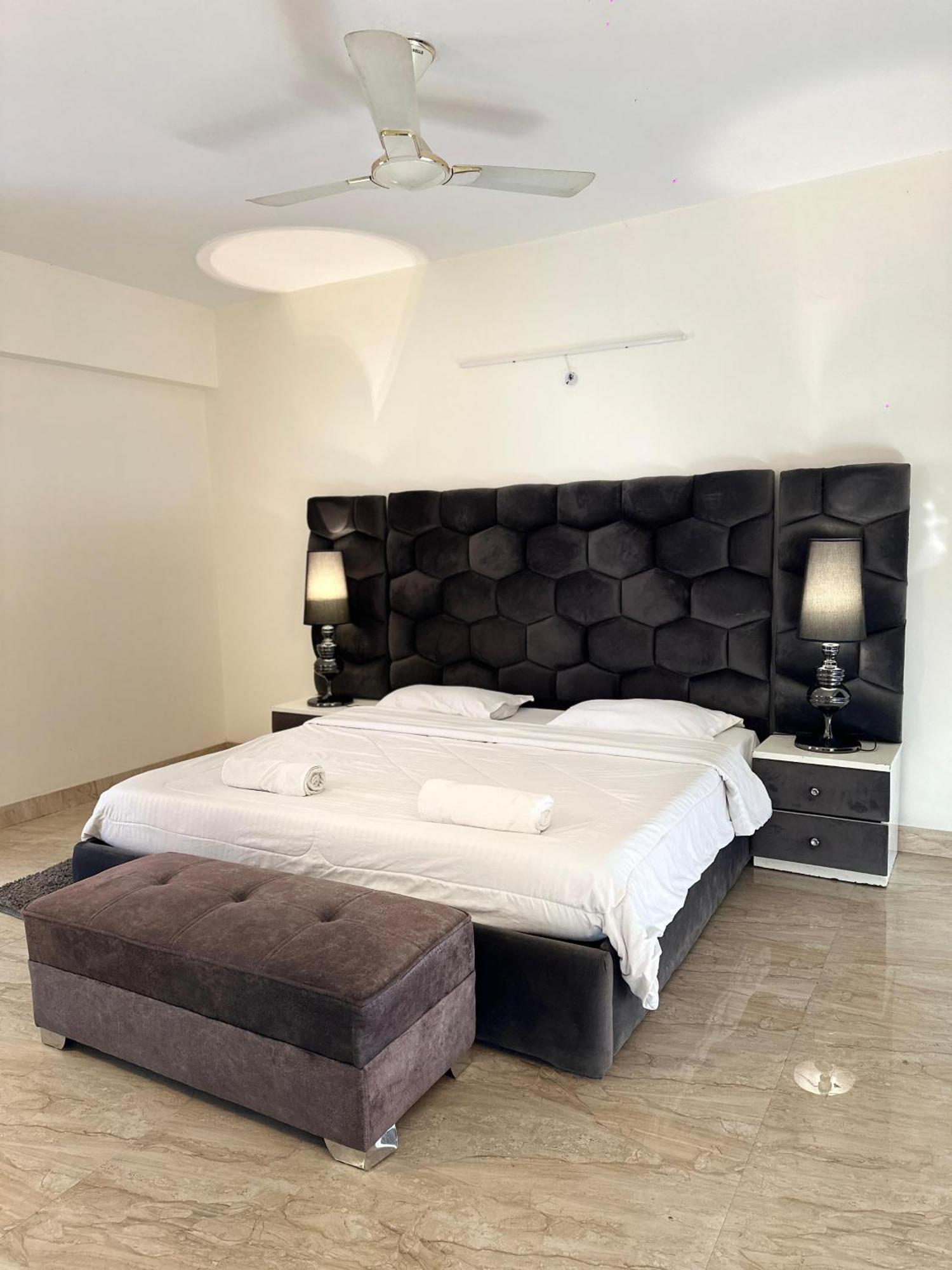 Sky Villa With Private Pool Noida Eksteriør bilde